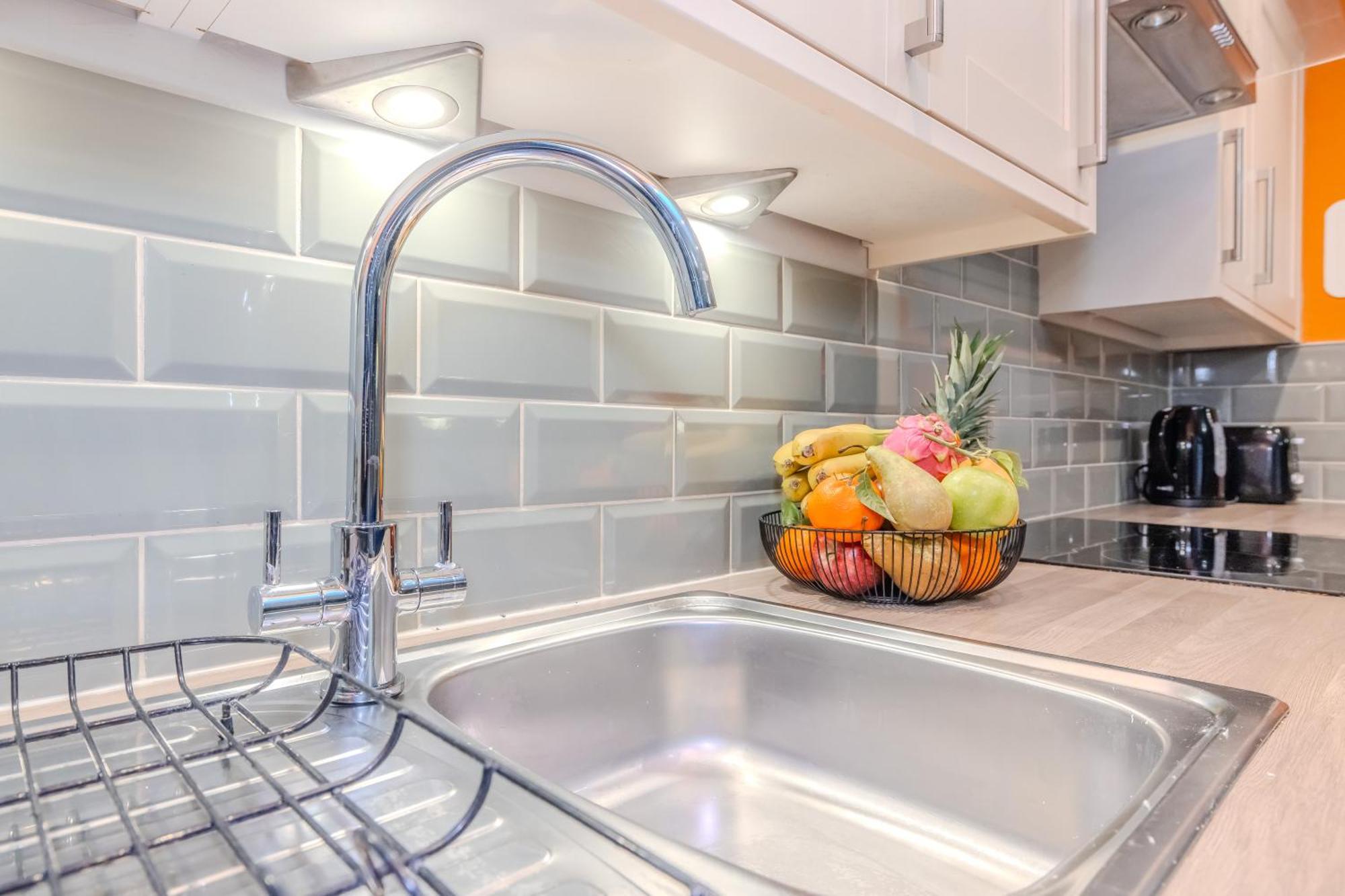Beautiful1 Bedroom Flat Next To Appartamento *